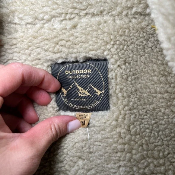 Altar'd State Beige Floral Sherpa Vest - Picture 2 of 8